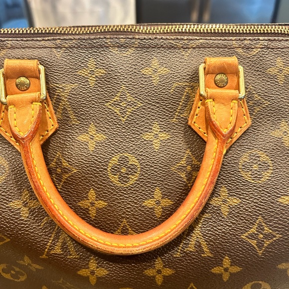 Louis Vuitton Speedy 35 in like new condition. GORGEOUS bag!!! - Picture 4 of 13
